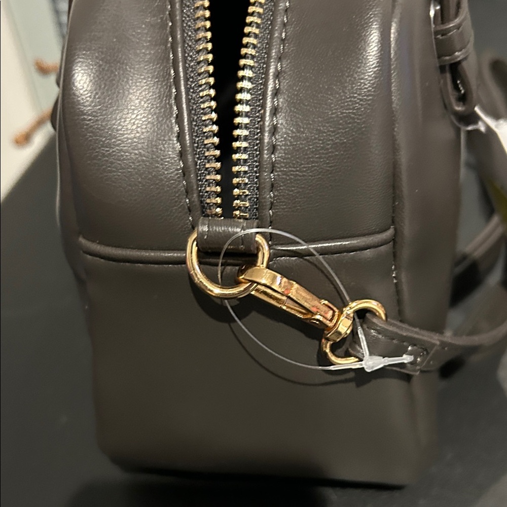 Three beautiful handbags! New you will get all three. - Picture 10 of 13